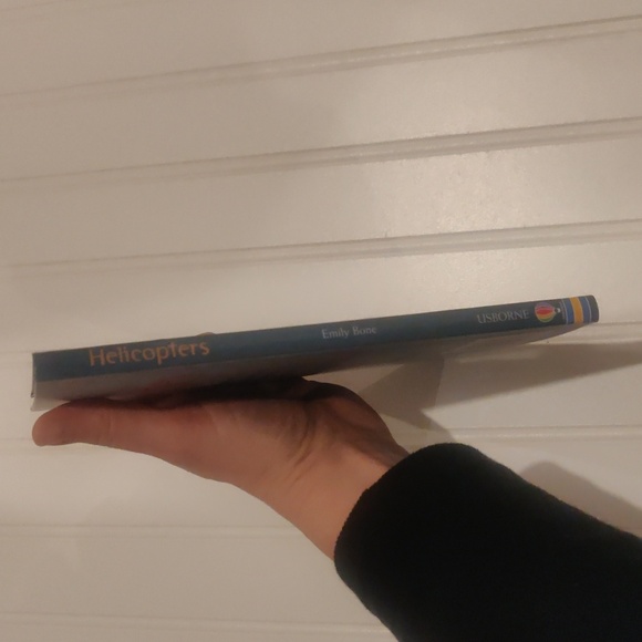 Usborne Kids Flexibound Book About Helicopters - Picture 6 of 8